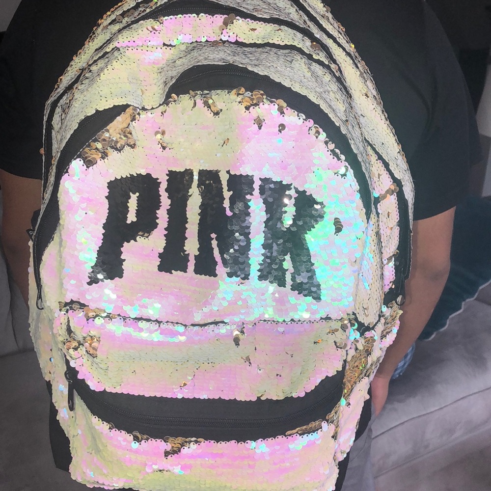 Brand-pink I’m selling a backpack